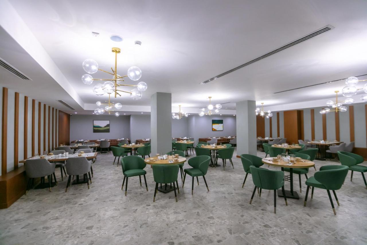 होटल Wyndham Garden 5*