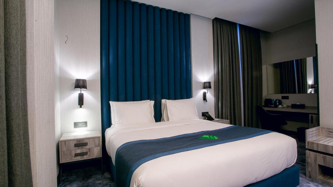 होटल Wyndham Garden 5*
