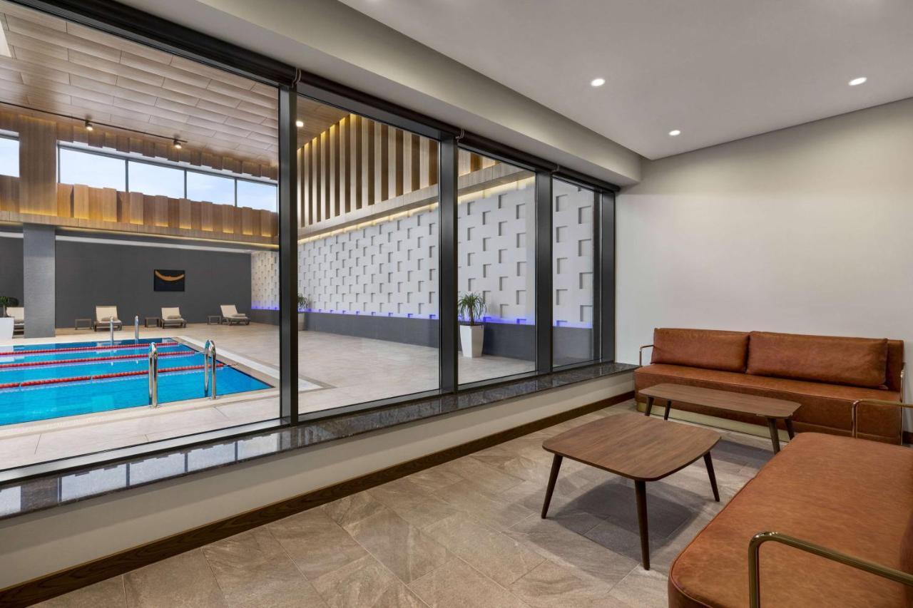 Wyndham Garden होटल 5*