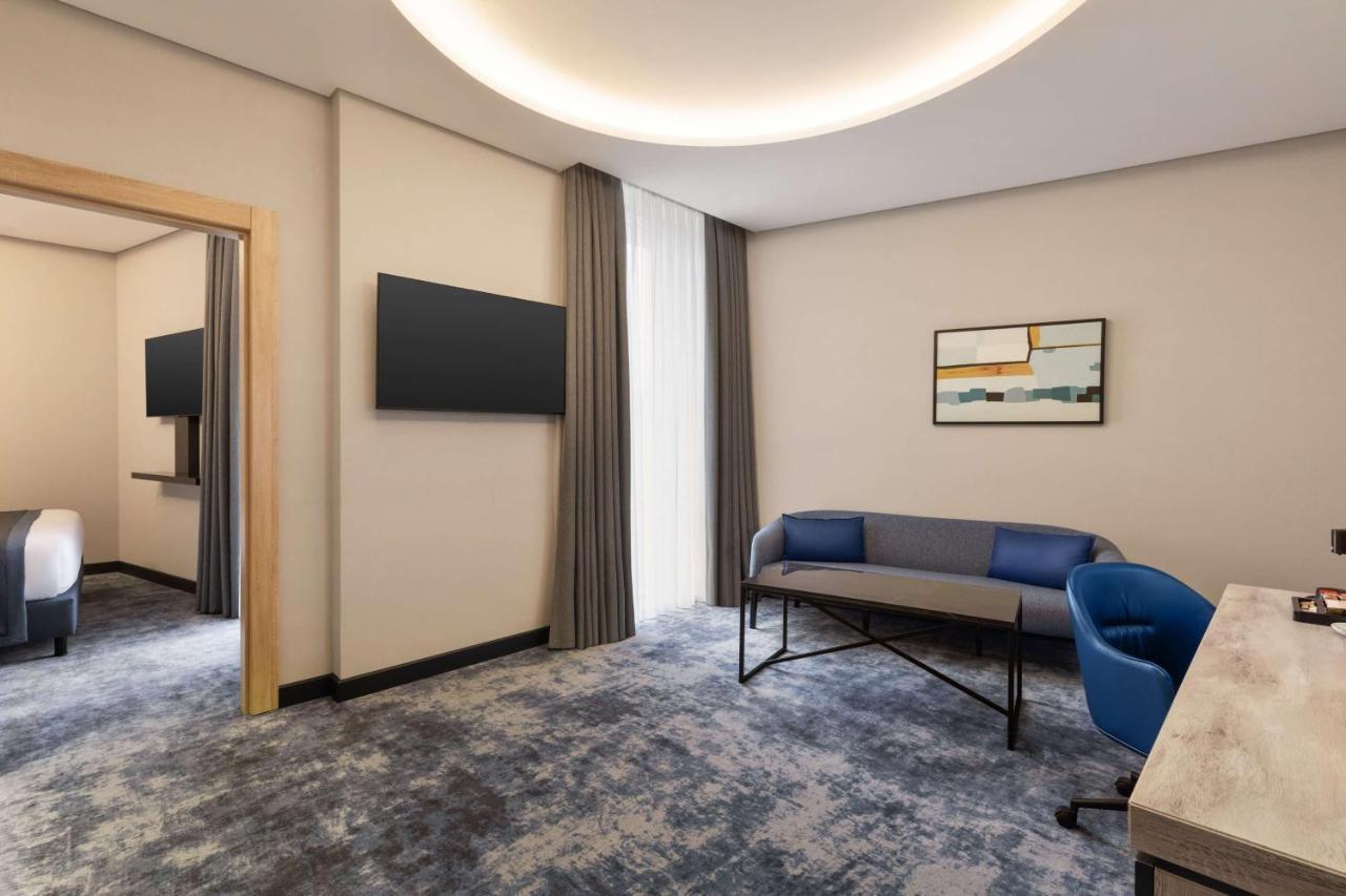 होटल Wyndham Garden 5*